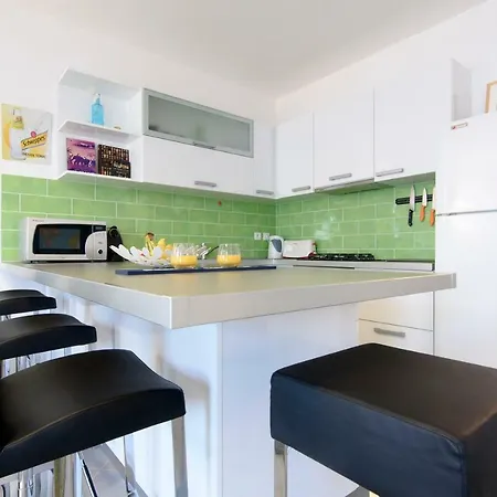 Modern With Sea View 4 Pers *
