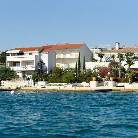 Modern With Sea View 4 Pers