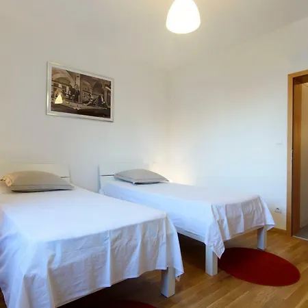 Modern With Sea View 4 Pers Appartement *